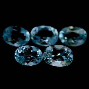 Натуральний блакитний Топаз овал 7.1х5.1мм 1.03ct