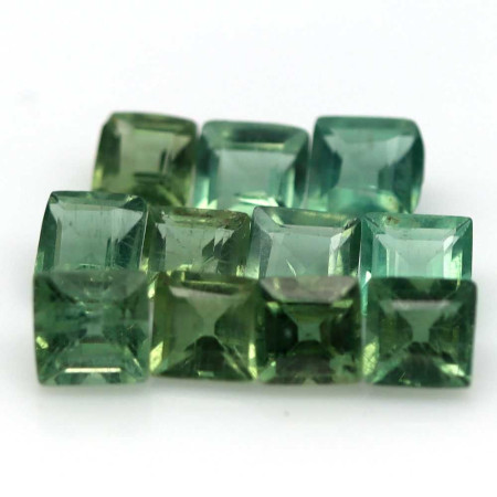 Натуральный зелёный Апатит квадрат 4х4мм 0.32ct