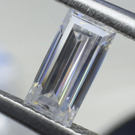 Муассанит белый багет 4х2мм 0.11ct Муассанит белый багет 4х2мм 0.11ct