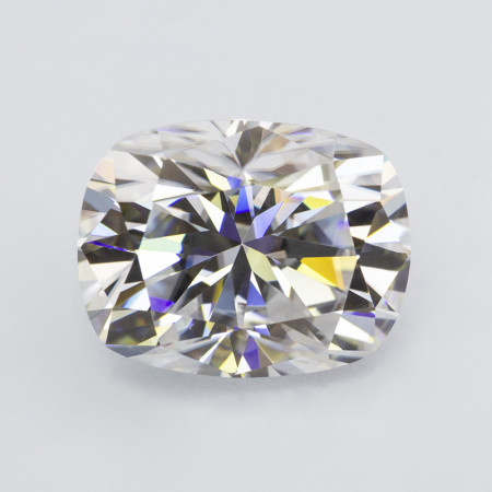 Муассанит белый кушион 9х7мм 2.5ct Сертификатом