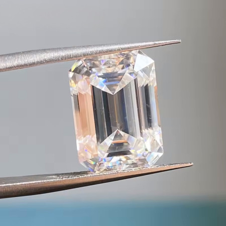 Муасаніт білий октагон 7х5мм 1.00ct c Сертифікатом