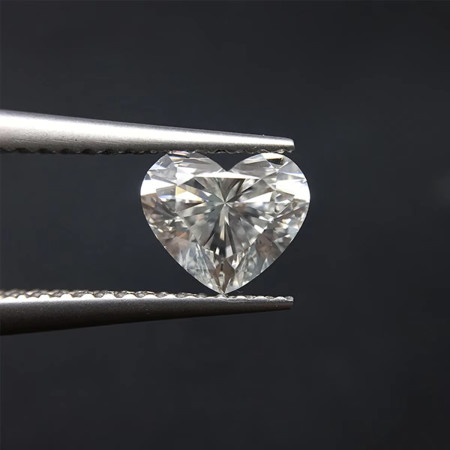 Муассанит белый сердце 6х6мм 0.80ct