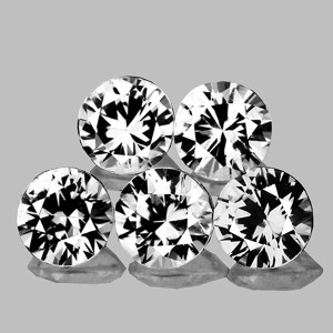 Натуральный белый Сапфир круг 3.5мм 0.20ct