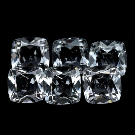 Натуральный белый Топаз кушион 8х8мм 2.45ct