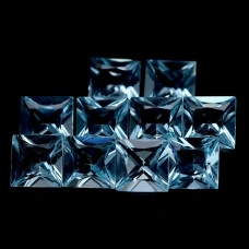 Натуральный голубой Топаз квадрат 6.1x6.1мм 1.12ct