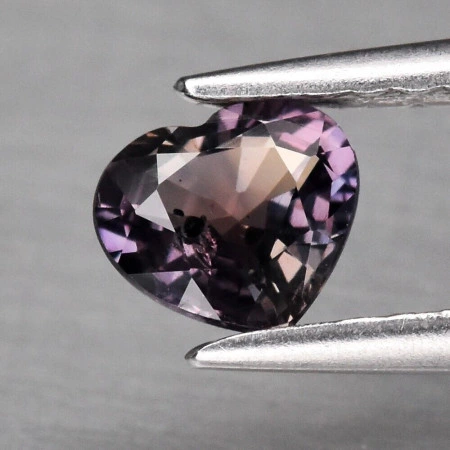 Натуральный не гретый фиолетовый Сапфир сердце 5.0х4.4мм 0.50ct