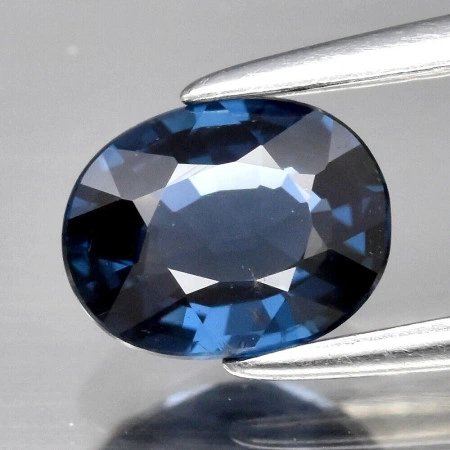 Натуральная голубая Шпинель овал 6.4х5.1мм 0.79ct