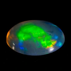 Натуральний шляхетний Опал овал 8.2х6.1мм 0.80ct