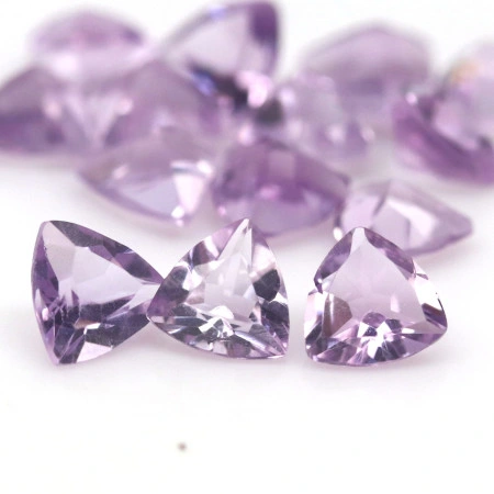 Натуральний Аметист трильйон 6х6мм 0.67ct