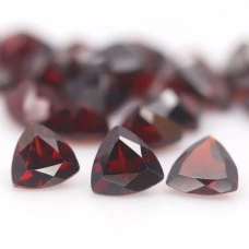 Натуральный Гранат триллион 5.0x5.0 - 5.2x5.2мм 0.52ct