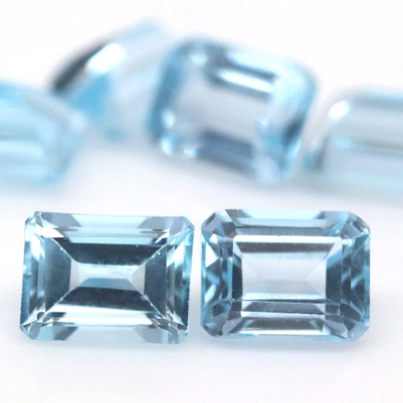 Натуральный голубой Топаз октагон 8.1х6.1мм 2.29ct