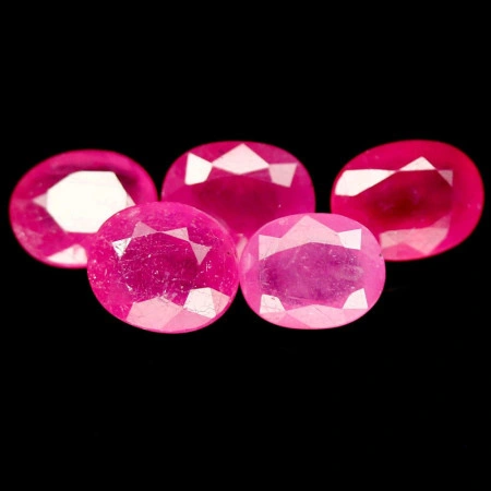 Натуральний Рубін овал 8.2x7.0 - 8.5x6.5мм 2.09ct