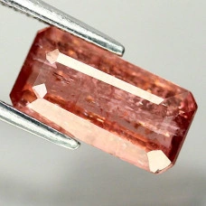 Натуральный розовый Турмалин Рубеллит октагон 11.3x5.8мм 2.02ct
