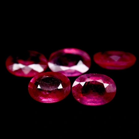 Натуральний Рубін овал 9.0x7.1 - 9.3x7.3мм 2.41ct