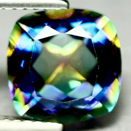 Натуральний містичний Кварц кушион 9.1x9.1мм 3.03ct Натуральний містичний Кварц кушион 9.1x9.1мм 3.03ct