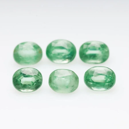 Натуральный зелёный Кианит овал 5х4мм 0.54ct Натуральный зелёный Кианит овал 5х4мм 0.54ct