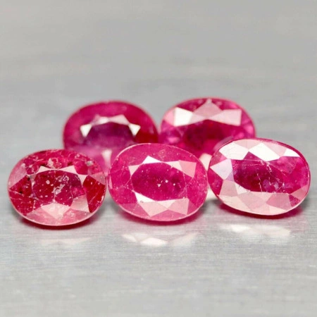 Натуральний Рубін овал 8x6мм 1.88ct