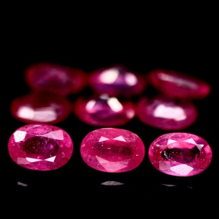 Натуральний Рубін овал 7.0x5.1 - 7.2x4.9мм 0.98ct