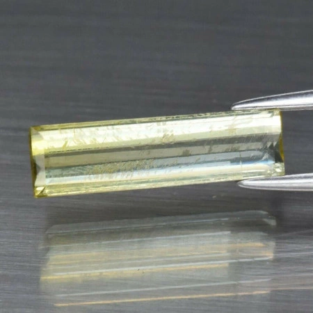 Натуральный желтый Турмалин багет 15.1x4.3мм 2.16ct