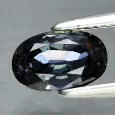 Натуральный не гретый Сапфир со сменой цвета овал 6.4x4.0мм 0.70ct