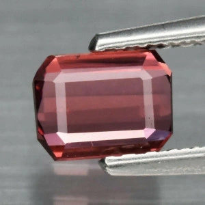Натуральний рожевий турмалін Рубелліт октагон 5.4x4.1мм 0.54ct