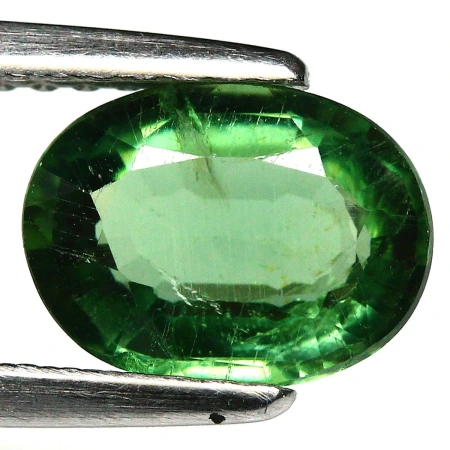 Натуральний зелений Апатит овал 8.3x6.2мм 1.51ct