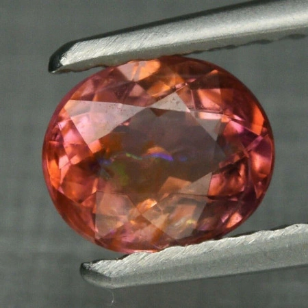 Натуральный Рубеллит 5.6x4.7мм овал 0.54ct