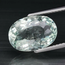 Натуральний зелений Берил овал 12.8х8.9мм 3.94ct