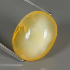 Натуральний жовтий Опал овал 15.2x11.9мм 6.61ct