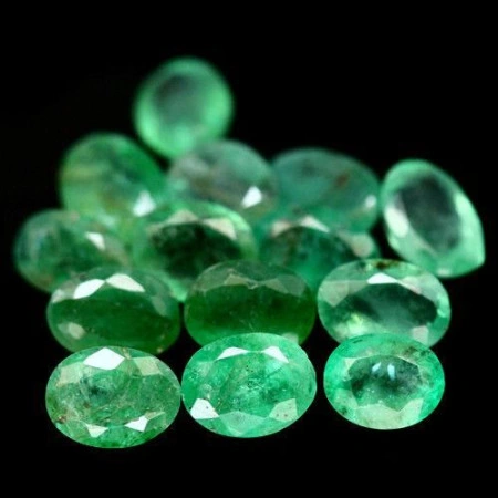 Натуральный Изумруд овал 5.1x4.1 - 5.7x4.3мм 0.39ct