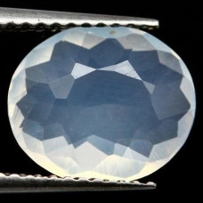 Натуральний білий Опал овал 10.6x9.0мм 1.81ct