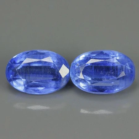 Натуральный Кианит овал 6х4мм 0.76ct