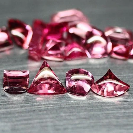 Натуральный Рубеллит 3.0x2.4 - 5.3x5.0мм 0.28ct Натуральный Рубеллит 3.0x2.4 - 5.3x5.0мм 0.28ct