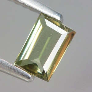 Натуральный Корнерупин багет 5.6x3.8мм 0.44ct