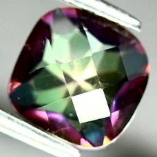 Натуральный мистический Кварц кушион 7.9x7.9мм 1.76ct Натуральный мистический Кварц кушион 7.9x7.9мм 1.76ct