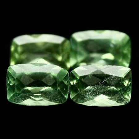 Натуральний зелений Апатит кушион 6х4 - 6.2x4.1мм 0.58ct