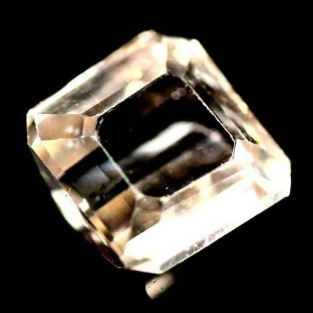 Натуральный Рубеллит 5.4x5.2мм октагон 0.83ct Натуральный Рубеллит 5.4x5.2мм октагон 0.83ct