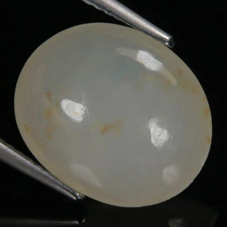 Натуральный белый Жадеит овал 15.1x12.6мм 8.74ct