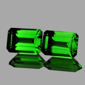 Натуральный Хромдиопсид октагон 6x4мм 0.64ct