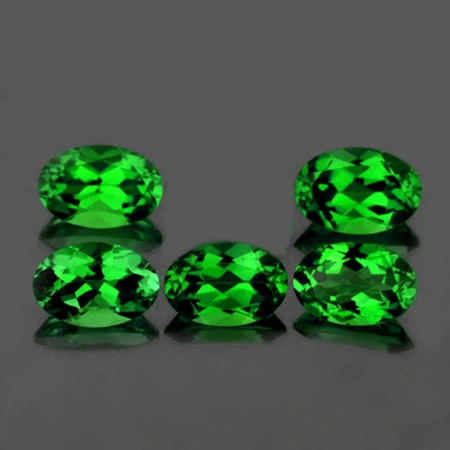 Натуральный Хромдиопсид овал 5х3мм 0.24ct