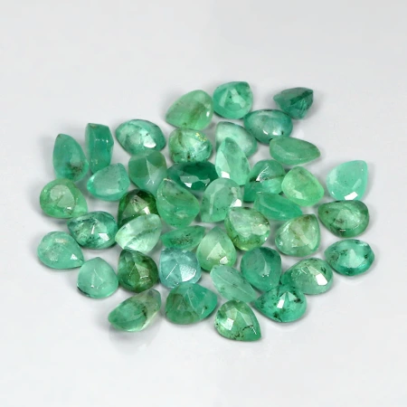 Натуральный Изумруд груша 3.1х2.8 - 4.3х3.1мм 0.12ct Натуральный Изумруд груша 3.1х2.8 - 4.3х3.1мм 0.12ct