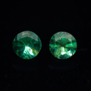 Натуральный Изумруд круг пара 3.7мм 0.45ct Натуральный Изумруд круг пара 3.7мм 0.45ct