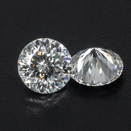 Муассанит 100 граней белый круг 7мм 1.20ct c Сертификатом Муассанит 100 граней белый круг 7мм 1.20ct c Сертификатом