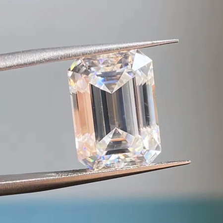 Муассанит белый октагон 5х3мм 0.50ct c Сертификатом
