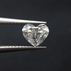 Муассанит белый сердце 8х8мм 1.20ct
