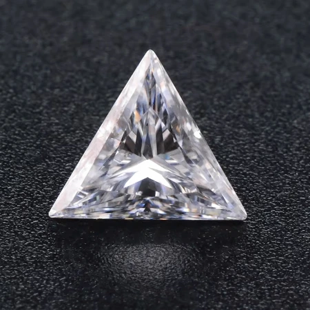 Муассанит белый треугольник 8х8мм 2.00ct c Сертификатом