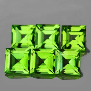 Натуральный Перидот квадрат 5мм 0.72ct Натуральный Перидот квадрат 5мм 0.72ct