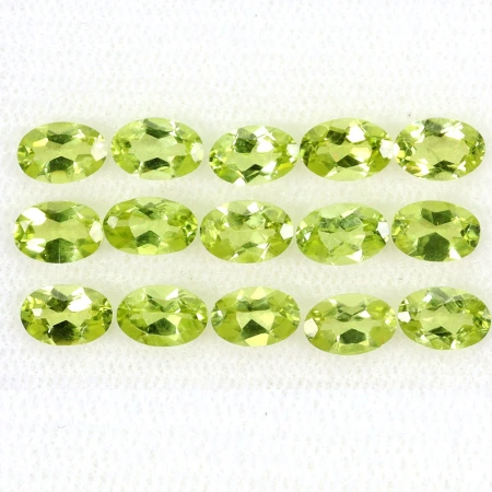 Натуральний Перидот овал 6х4мм 0.41ct Натуральний Перидот овал 6х4мм 0.41ct