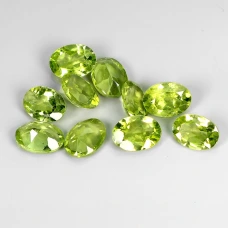 Натуральный Перидот овал 7х5мм 0.84ct Натуральный Перидот овал 7х5мм 0.84ct