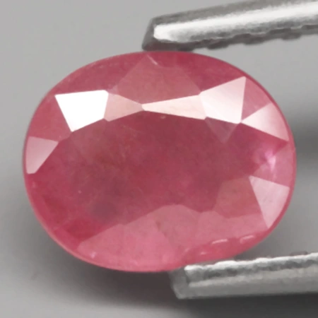Натуральний не грітий Рубін овал 6.1х4.8мм 0.82ct